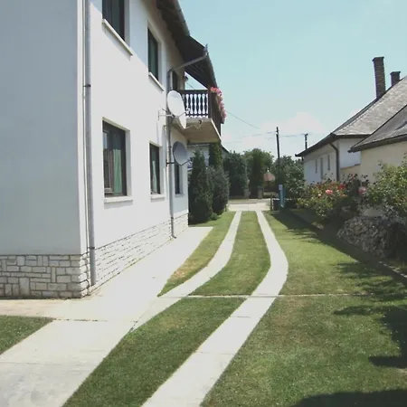 Vuca Klimatizalt Apartmanhaz Balatonboglár