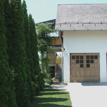 Vuca Klimatizalt Apartmanhaz Appartement