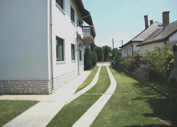 Vuca Medences, Klimatizalt Apartmanhaz Balatonboglár